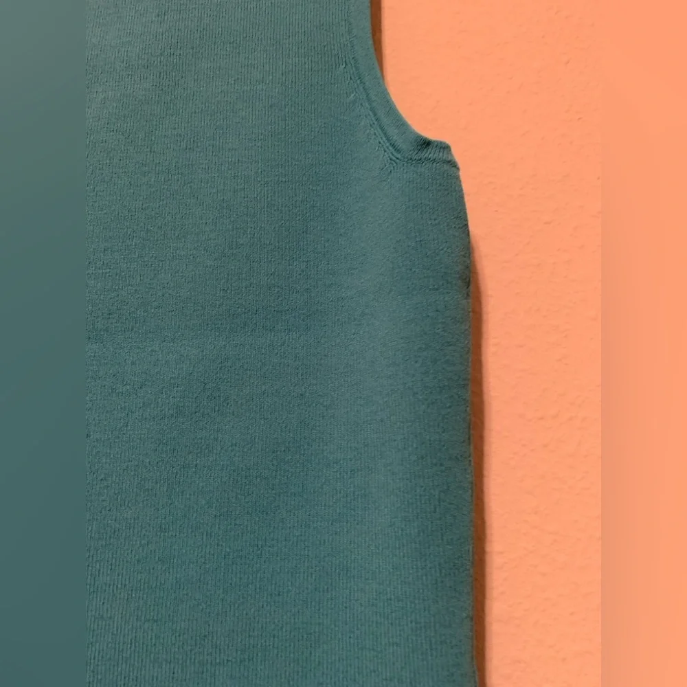 Turquoise Sleeveless Top - Picture 5 of 14